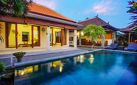 Puri Arta Villa